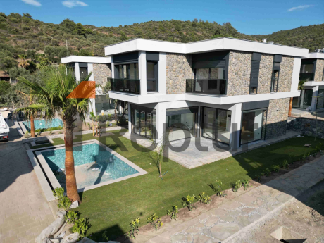 Attractive seafront villas in Bodrum