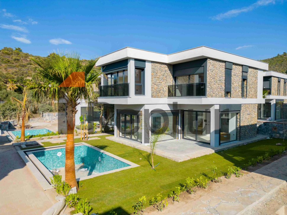 Attractive seafront villas in Bodrum