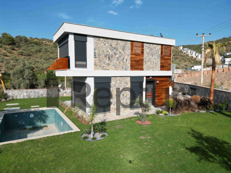 Attractive seafront villas in Bodrum