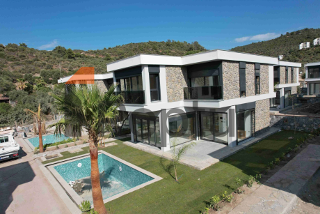 Attractive seafront villas in Bodrum