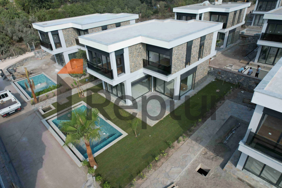 Attractive seafront villas in Bodrum