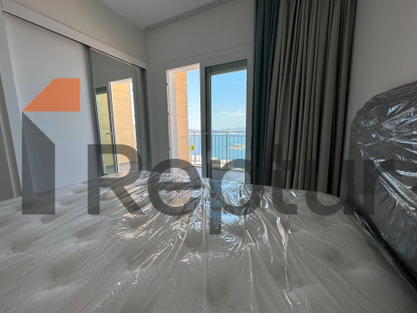 For sale from the owner, a finished residence with a panoramic view of the sea