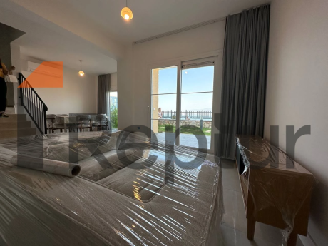 For sale from the owner, a finished residence with a panoramic view of the sea