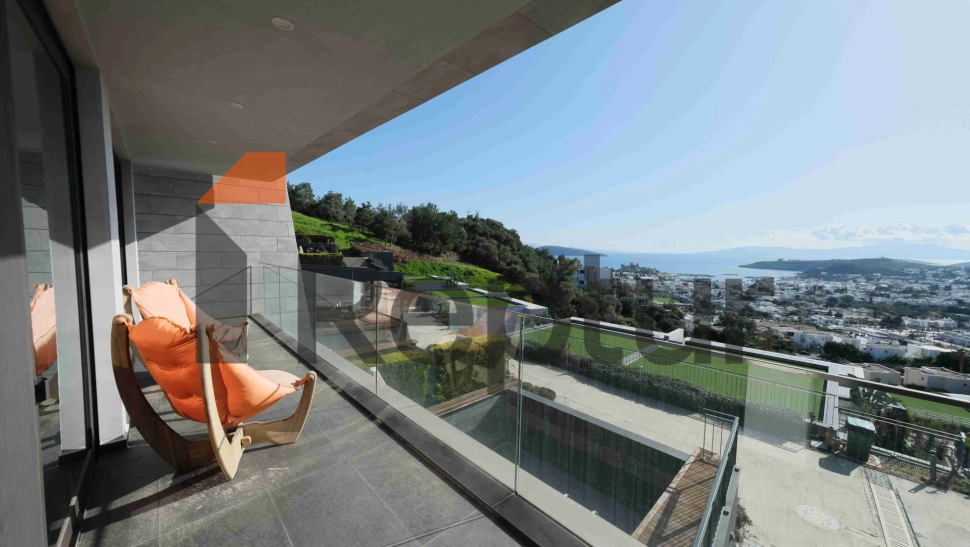 Two-storey villa with three bedrooms for rent from the agency Reptur