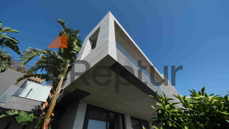 Two-storey villa with three bedrooms for rent from the agency Reptur