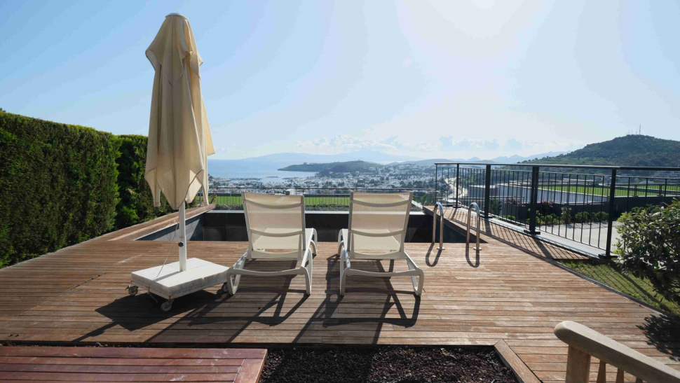 Two-storey villa with three bedrooms for rent from the agency Reptur