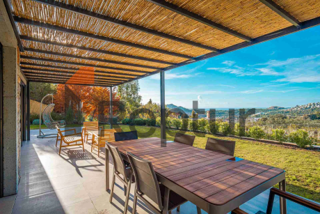 14 luxury villas with Aegean Sea and mountain views for sale in Gumusluk