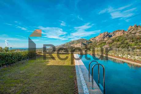 14 luxury villas with Aegean Sea and mountain views for sale in Gumusluk