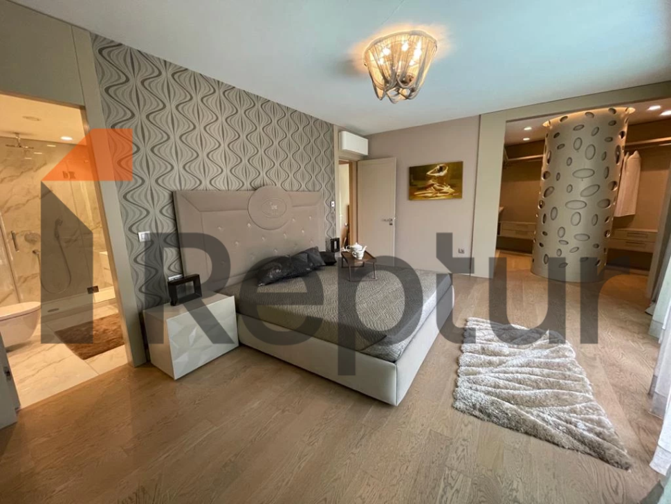 It's a pleasure to live literally in the bosom of nature