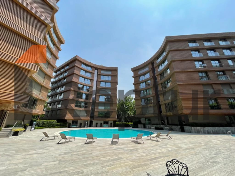 It's a pleasure to live literally in the bosom of nature