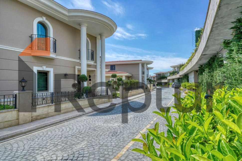 Life as a 365-day vacation and a profitable investment