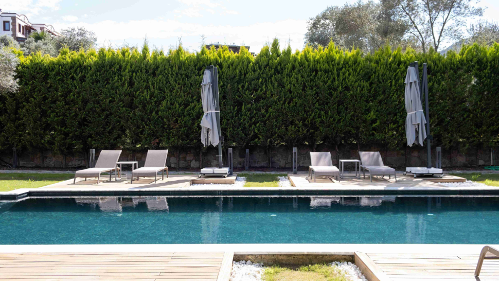 For rent Duplex Apartment Layout 2+1, with 2 bathrooms, balcony and terrace with access to the garden.