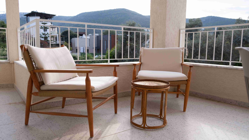 For rent Duplex Apartment Layout 2+1, with 2 bathrooms, balcony and terrace with access to the garden.