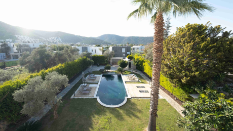 For rent Duplex Apartment Layout 2+1, with 2 Bathrooms, Balcony and Terrace with Access to the Pool