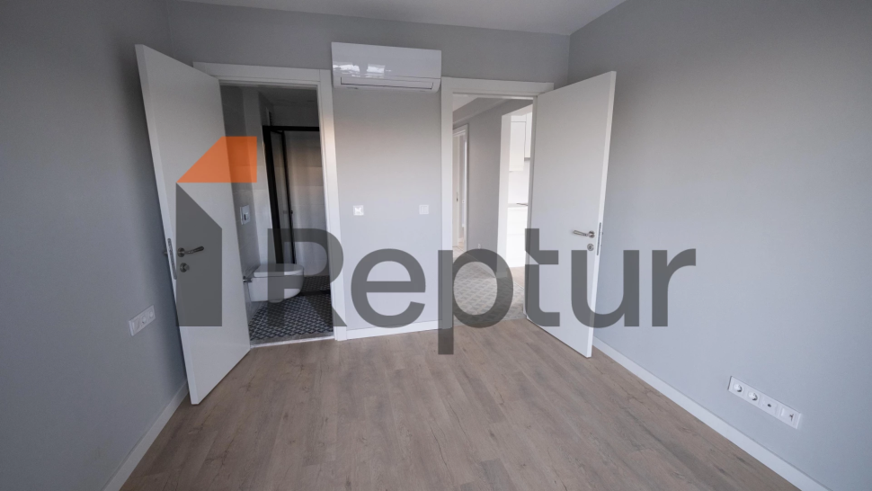 For sale apartment from the owner, ready 2+1 with a view of the lake.