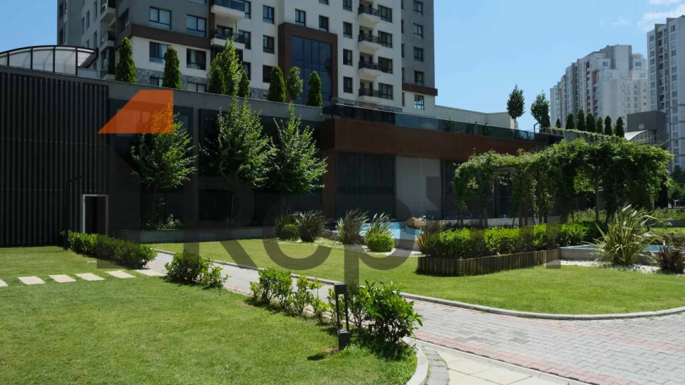 Furnished spacious apartment 2+1 for sale from the owner, Kucukcekmece district