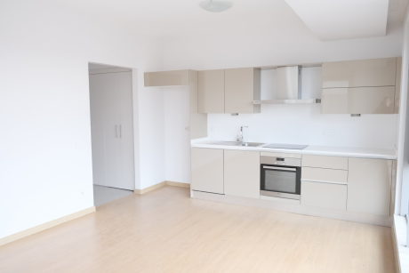 For sale spacious apartment from the owner 2+1 with large windows and two bathrooms Kadikoy district