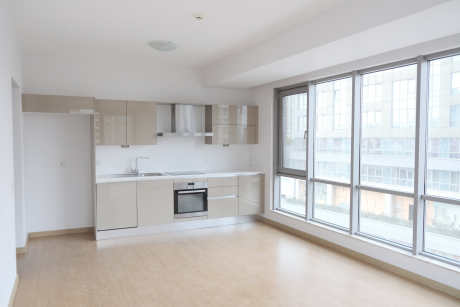 For sale spacious apartment from the owner 2+1 with large windows and two bathrooms Kadikoy district