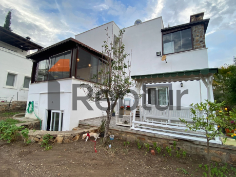 For sale 4+2 property from owner with sea view Gumusluk area