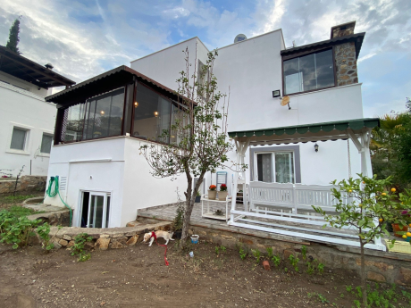 For sale 4+2 property from owner with sea view Gumusluk area