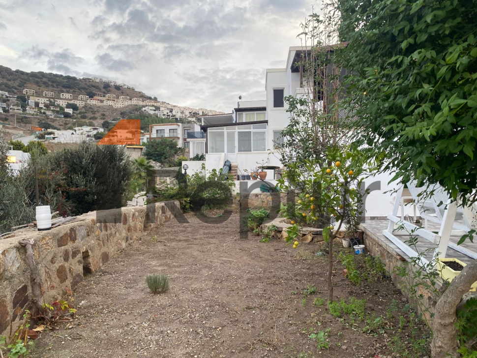 For sale 4+2 property from owner with sea view Gumusluk area