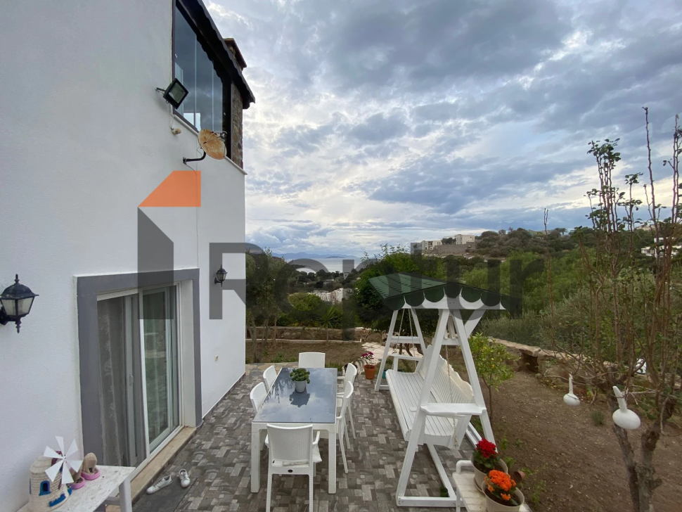 For sale 4+2 property from owner with sea view Gumusluk area