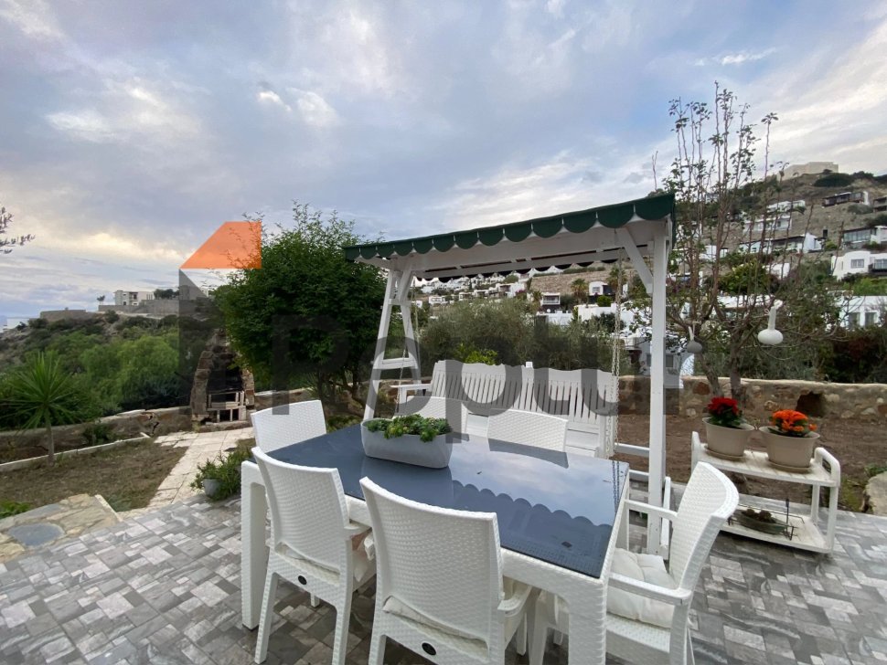 For sale 4+2 property from owner with sea view Gumusluk area