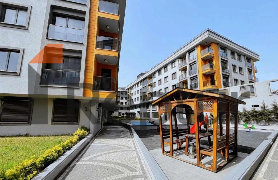 For sale apartment from the owner 3+1 with two bathrooms near West Marina