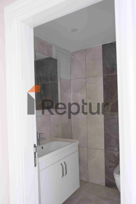 For sale apartment from the owner 3+1 with two bathrooms near West Marina