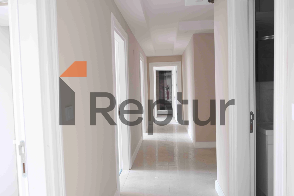 For sale apartment from the owner 3+1 with two bathrooms near West Marina