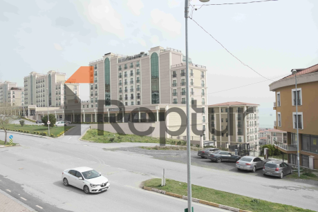 For sale apartment from the owner 3+1 with two bathrooms near West Marina