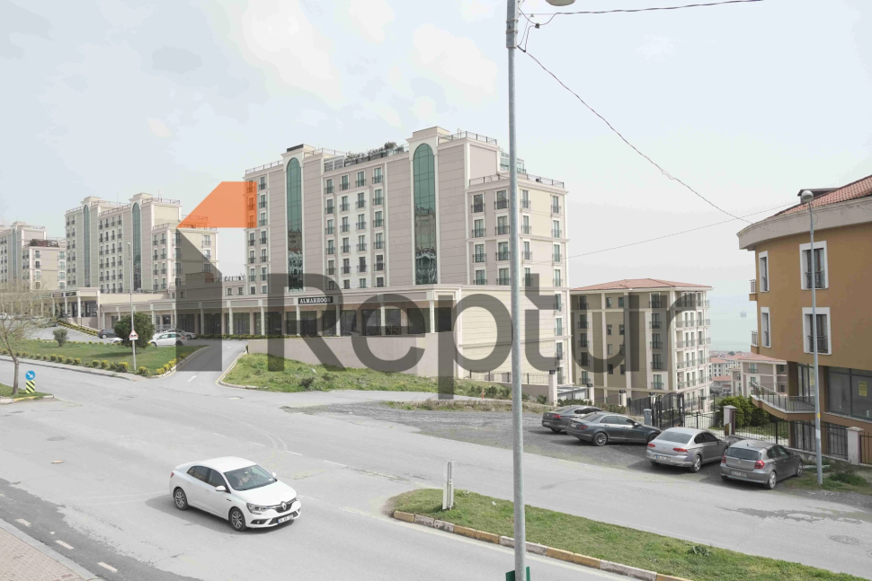 For sale apartment from the owner 3+1 with two bathrooms near West Marina