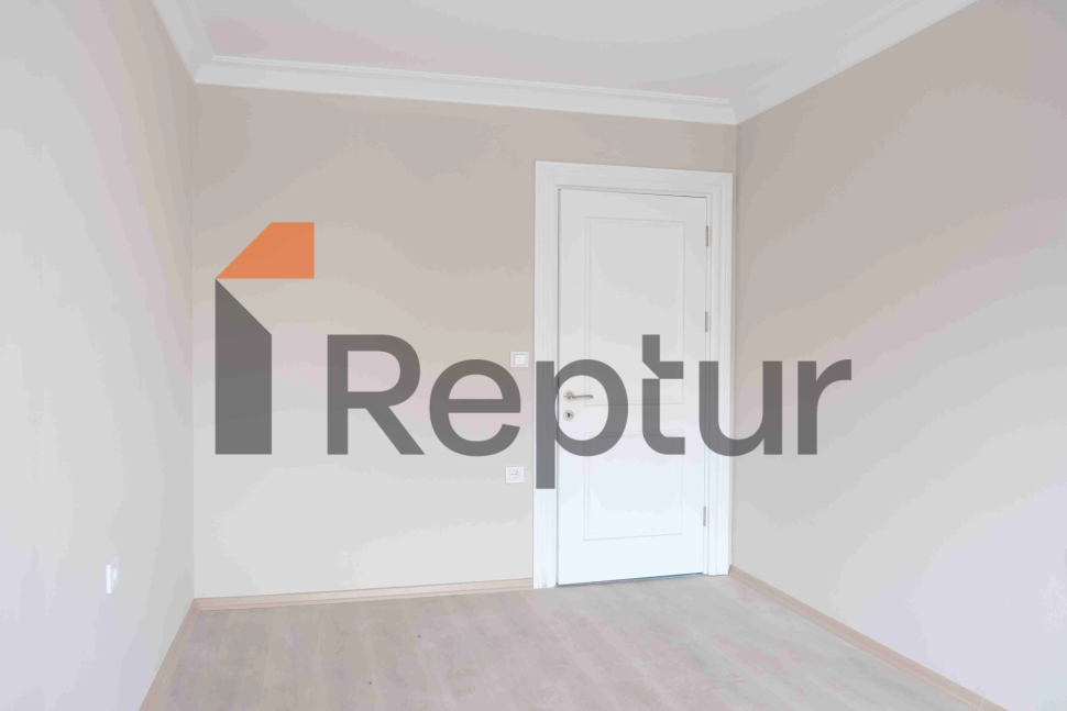 For sale apartment from the owner 3+1 with two bathrooms near West Marina