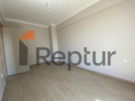 For sale apartment from the owner 2+1 with large windows in the historical center of Istanbul