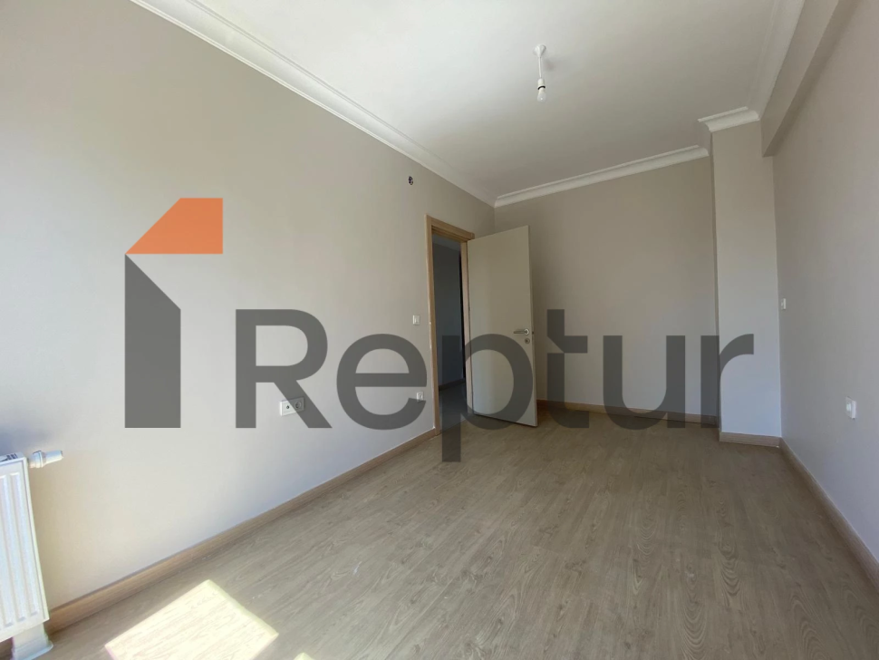 For sale apartment from the owner 2+1 with large windows in the historical center of Istanbul