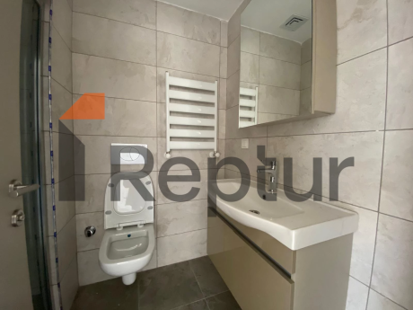 For sale apartment from the owner 2+1 with large windows in the historical center of Istanbul