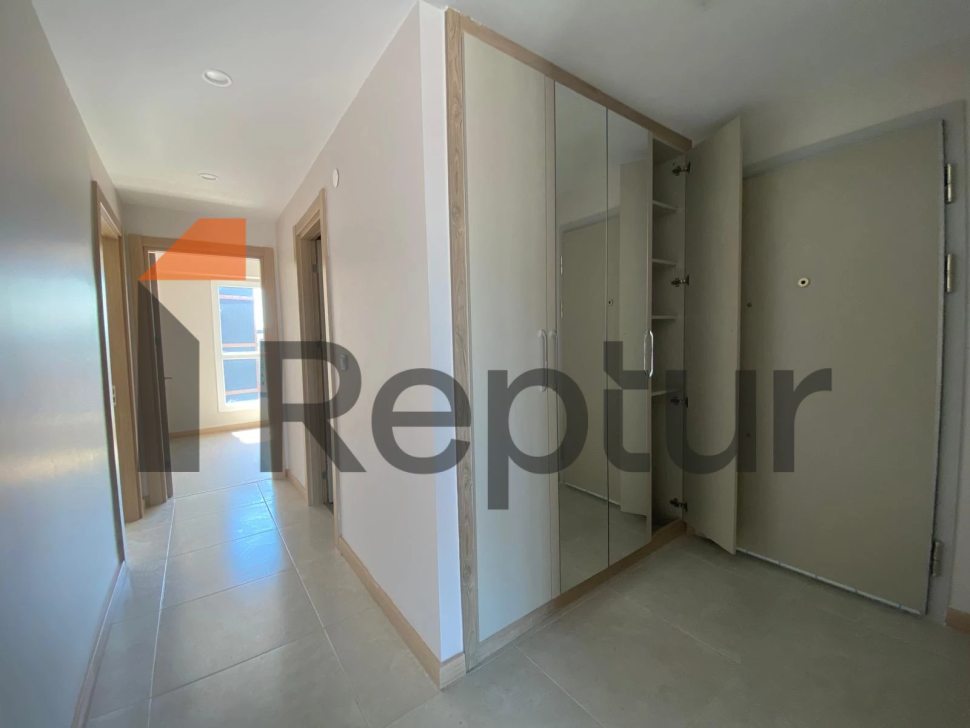 For sale apartment from the owner 2+1 with large windows in the historical center of Istanbul