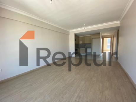 For sale apartment from the owner 2+1 with large windows in the historical center of Istanbul