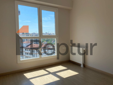 For sale apartment from the owner 2+1 with large windows in the historical center of Istanbul