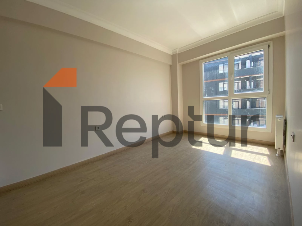 For sale apartment from the owner 2+1 with large windows in the historical center of Istanbul