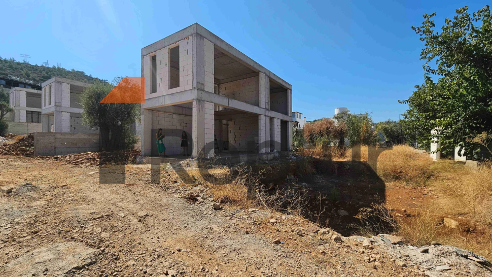 Luxury 300m² Duplex Villa with Private Garden and Pool in Bodrum