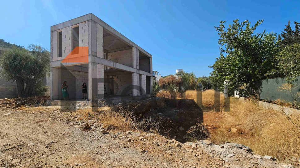 Luxury 300m² Duplex Villa with Private Garden and Pool in Bodrum