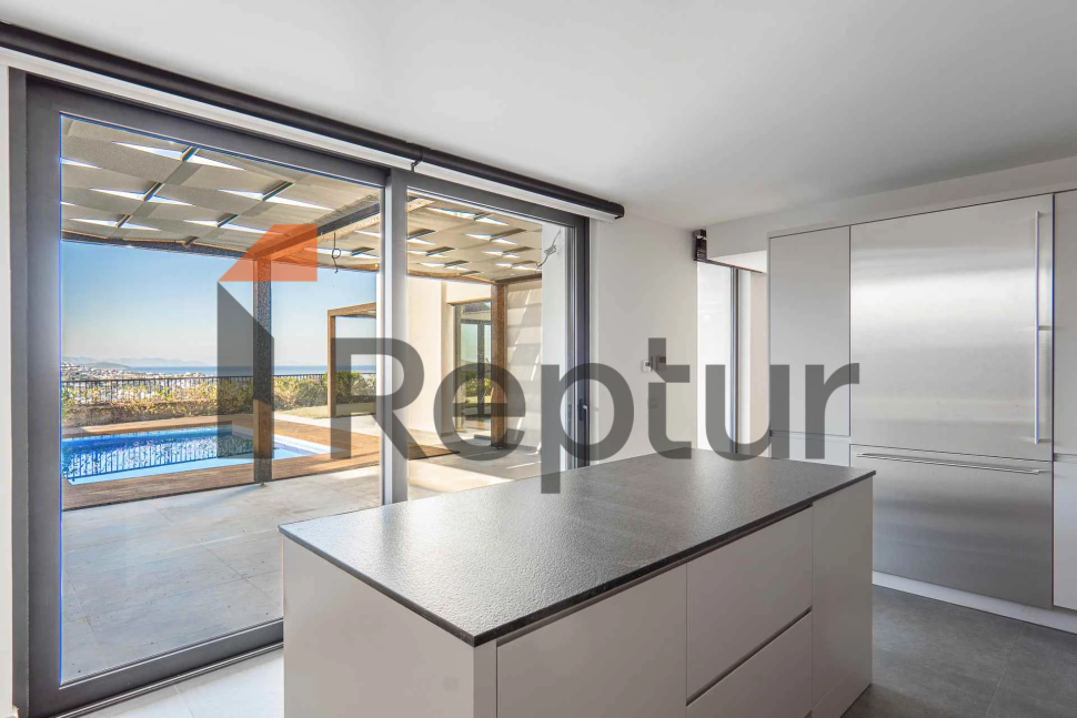 For sale 3+1 villa in premium segment from developer in Yalikavak area