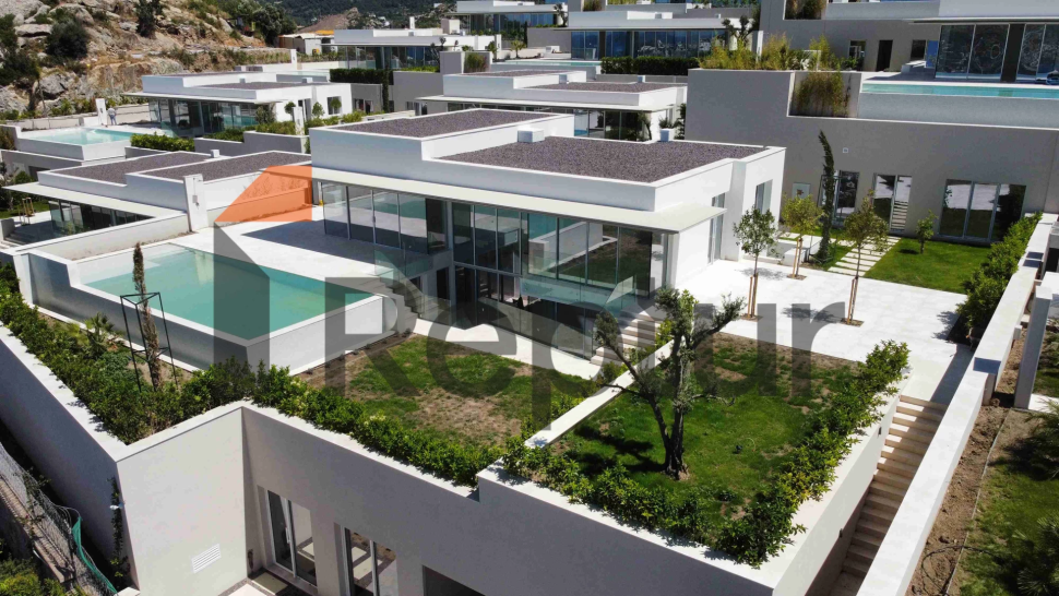 Modern villas with contemporary design overlooking the marina in Yalikavak
