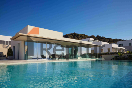 Modern villas with contemporary design overlooking the marina in Yalikavak