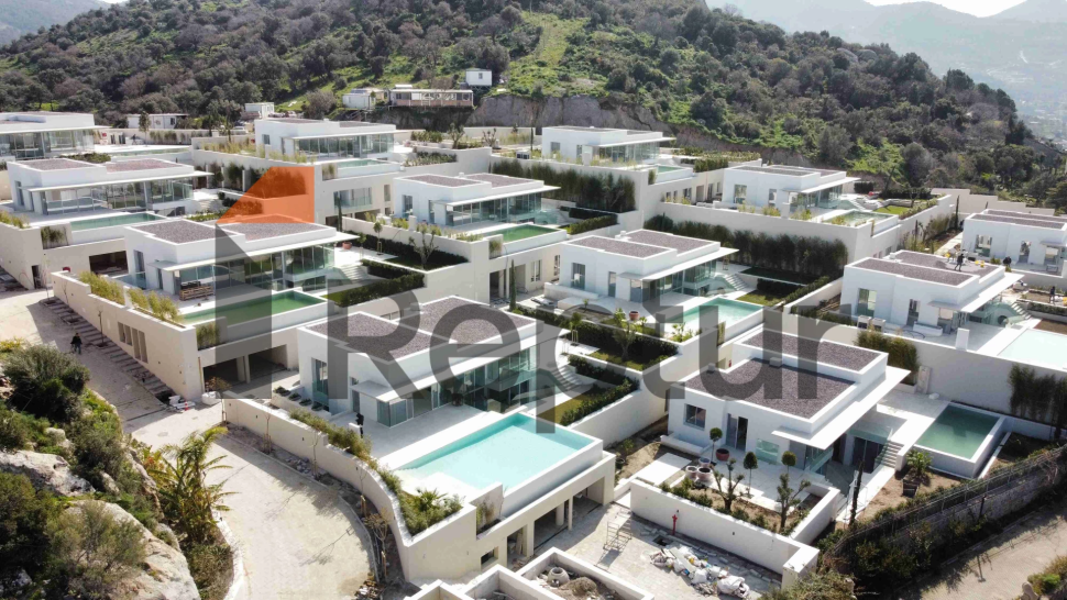 Modern villas with contemporary design overlooking the marina in Yalikavak