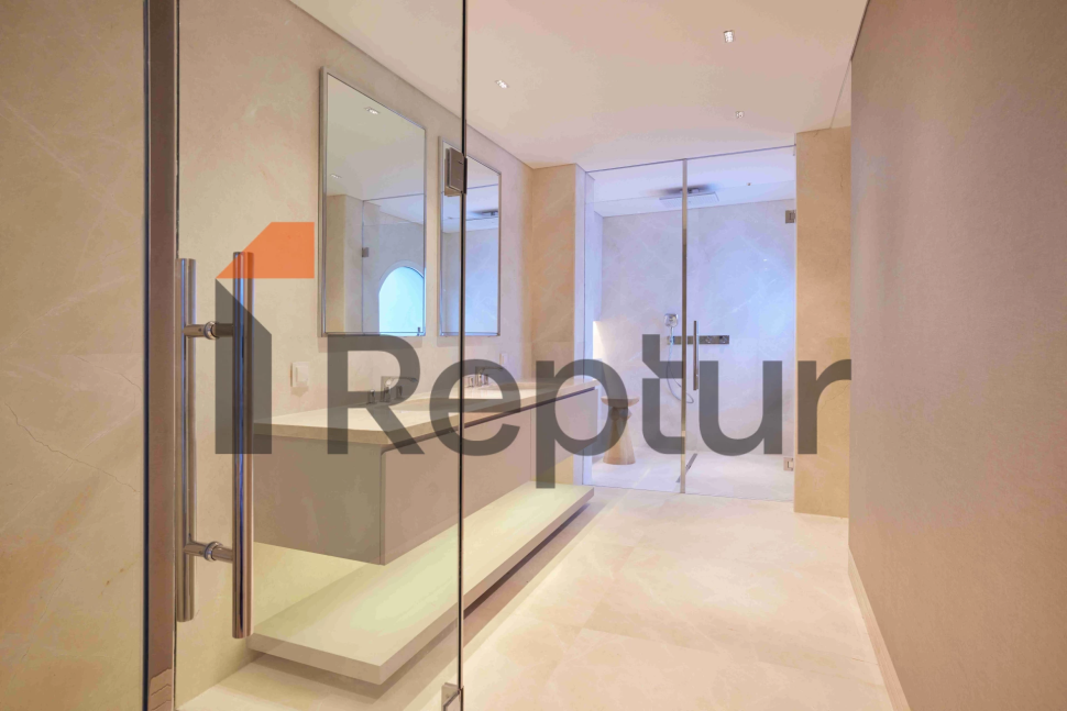 Modern villas with contemporary design overlooking the marina in Yalikavak