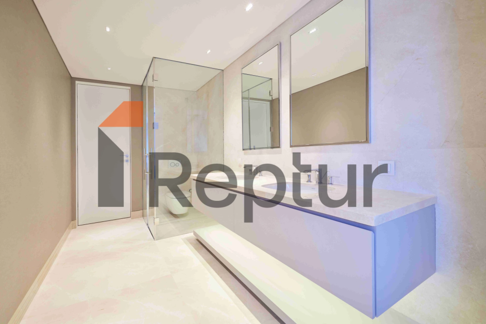 Modern villas with contemporary design overlooking the marina in Yalikavak