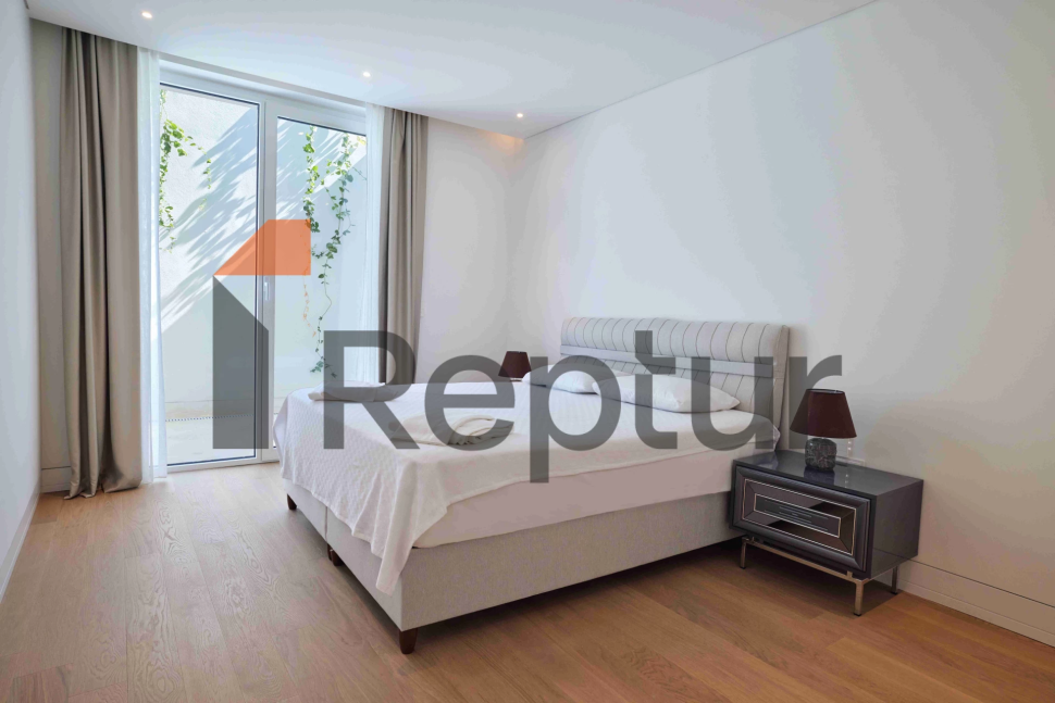 Modern villas with contemporary design overlooking the marina in Yalikavak