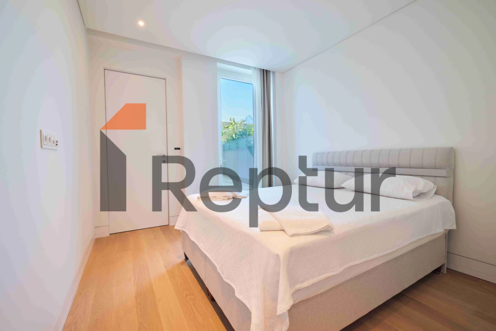 Modern villas with contemporary design overlooking the marina in Yalikavak